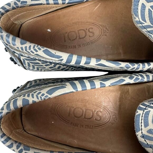 Tod\'s Men’s Beige and Grey Printed Leather Bow Loafers Size 7 main image 5